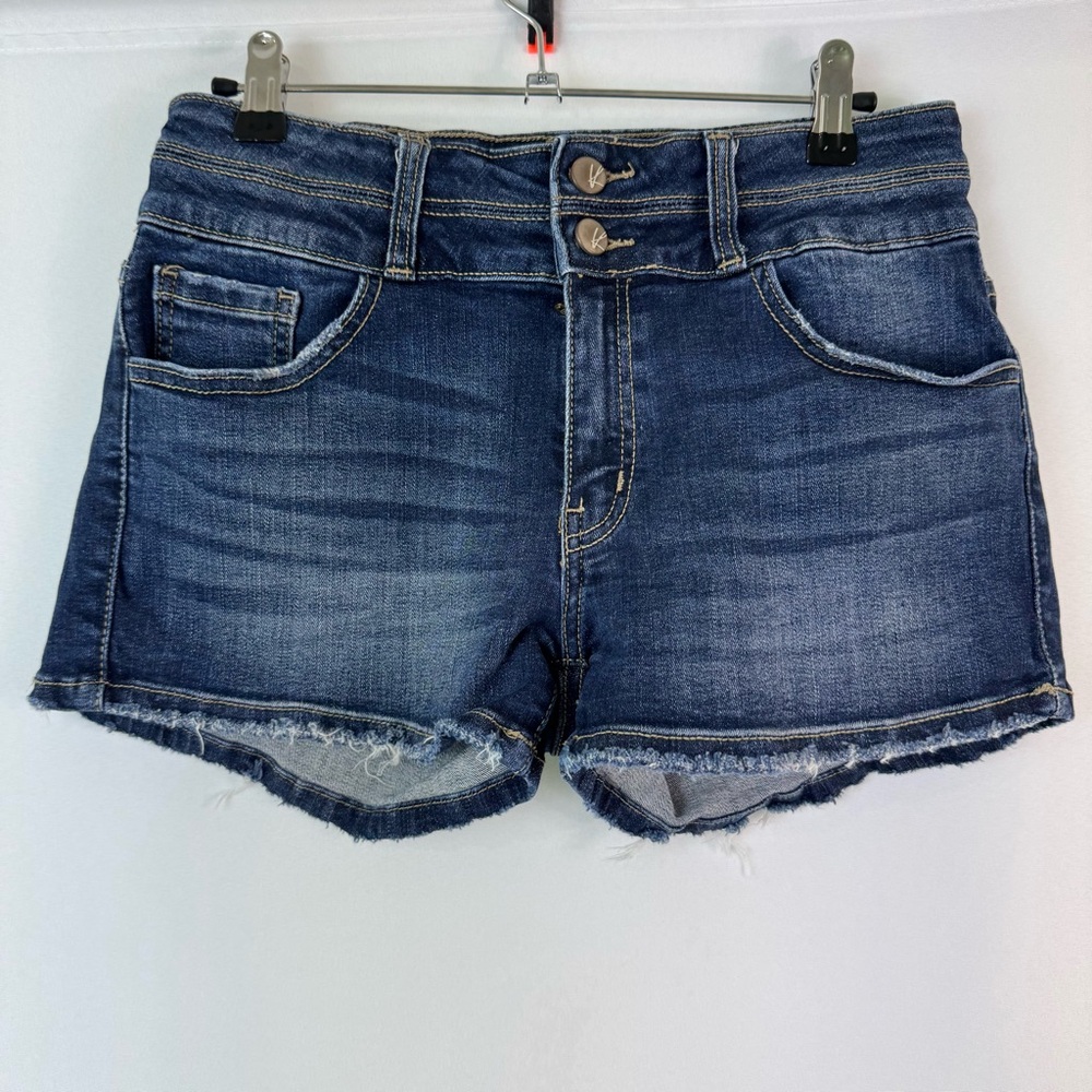 KanCan Signature Mid-Rise Dark Wash Denim Shorts - Size 28